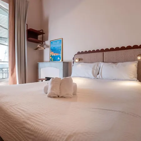 Otel Louvia 2*
