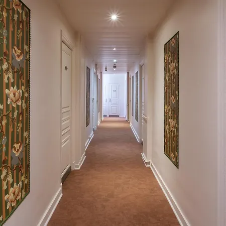 Louvia Otel