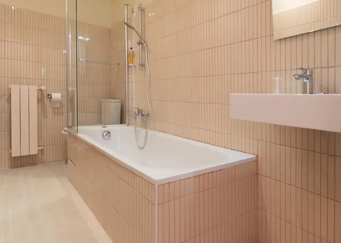 Louvia Hotell